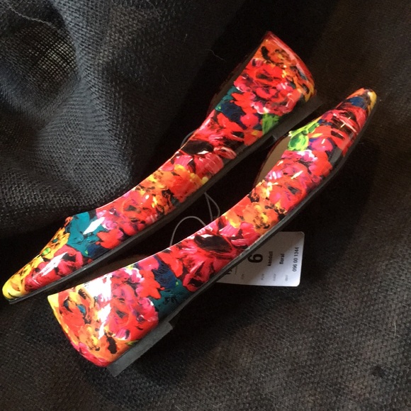 NWT Kendall Floral Bright SlipOn pointed toe shoes - Picture 5 of 7
